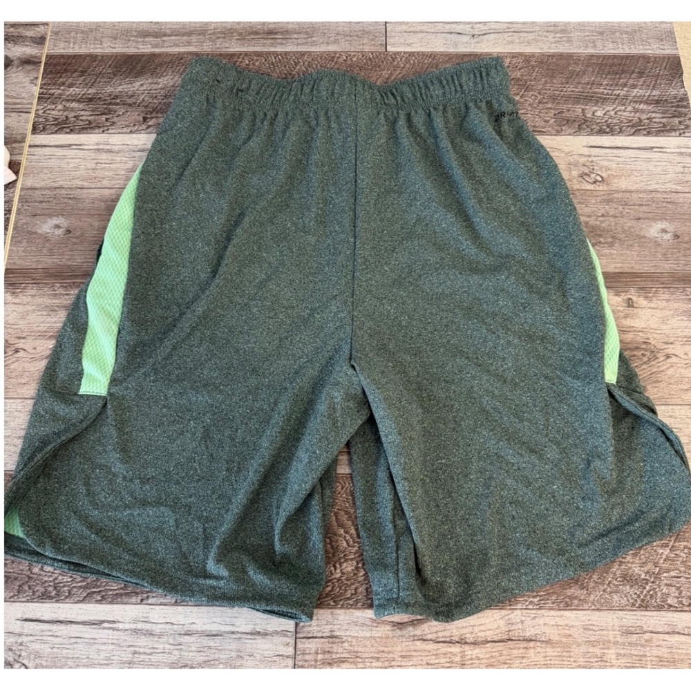 Nike Men's Athletic Shorts in Gray and Green